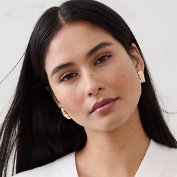 Banana Republic Women’s Earrings Oversized Gold Heart Stud NWT - Picture 3 of 7